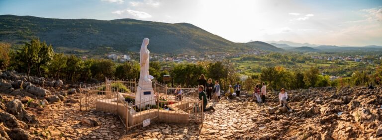 bisschoppen-rouwen-om-poolse-pelgrims-die-zijn-omgekomen-in-hongarije-na-medjugorje-reis