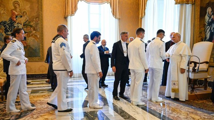 paus-tegen-portugese-militaire:-wees-sterk-in-de-heer-en-bescherm-de-burgers