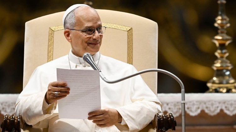 pope:-‘holy-spirit-is-not-a-treasure-to-keep-hidden,-but-a-light-to-let-shine-each-day’