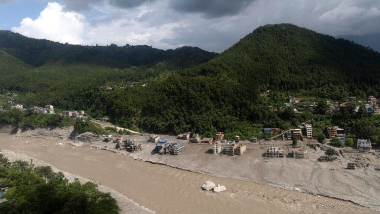 us-bishop-calls-on-international-community-to-assist-victims-of-nepal-flooding