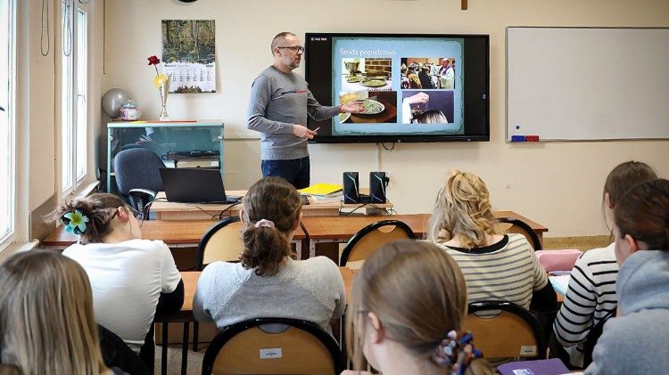 poland:-parents-and-bishops-oppose-changes-to-religious-education-rules