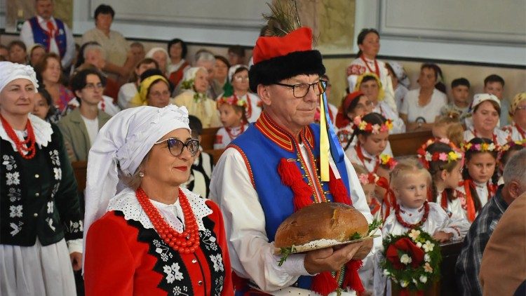 de-poolse-oogsttraditie-die-door-paus-leo-werd-genoemd