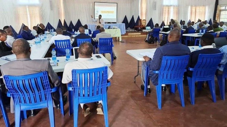 burundi:-opleiders-komen-samen-voor-een-seminar-over-kunstmatige-intelligentie