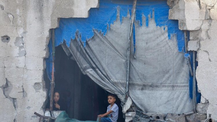 kinderen-in-gaza-en-de-westelijke-jordaanoever-staan-voor-nieuwe-gevaren-nu-de-winter-nadert