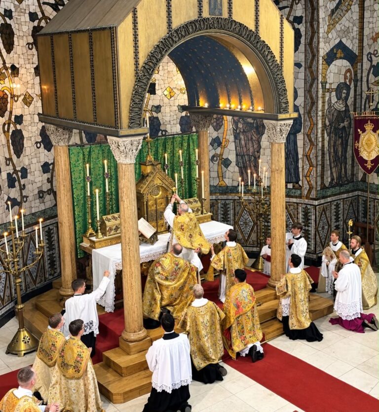 20-jaar-petrusbroederschap-in-amsterdam