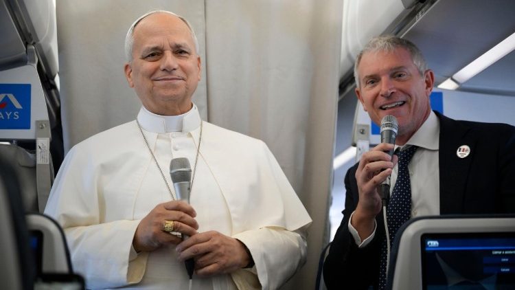 pope-aboard-papal-plane:-‘i-travel-to-france-to-proclaim-christ’s-peace’