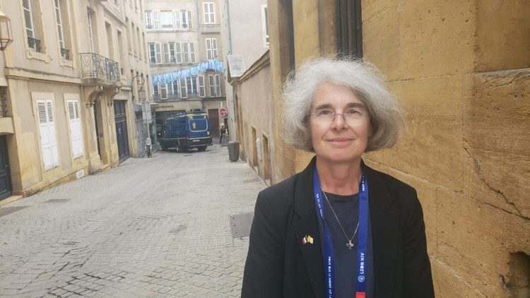 sr.-nathalie-becquart:-de-bezoek-van-paus-leo-aan-frankrijk,-een-‘moment-van-genade