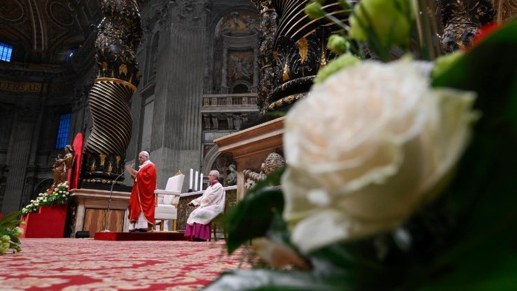 pope:-posing-questions-is-‘essential’-part-of-the-journey-of-faith