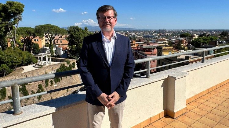 van-vluchteling-tot-academisch-directeur-aan-de-universiteit-in-rome