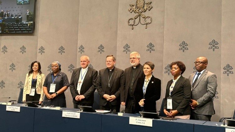 kardinaal-lacroix:-we-moeten-aanwezig-zijn-en-naar-gezinnen-toe-gaan