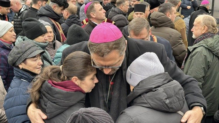 apostolisch-nuntiatus-voor-oekraine:-kerk-staat-als-een-bolwerk-van-hoop-tegen-wanhoop