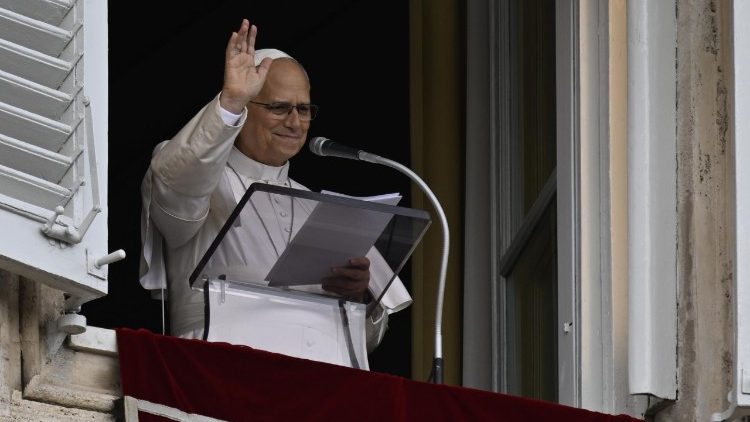 paus-bij-angelus:-geef-aan-caesar-wat-van-caesar-is-betekent-eerlijk-zijn,-vrij-om-goed-te-doen