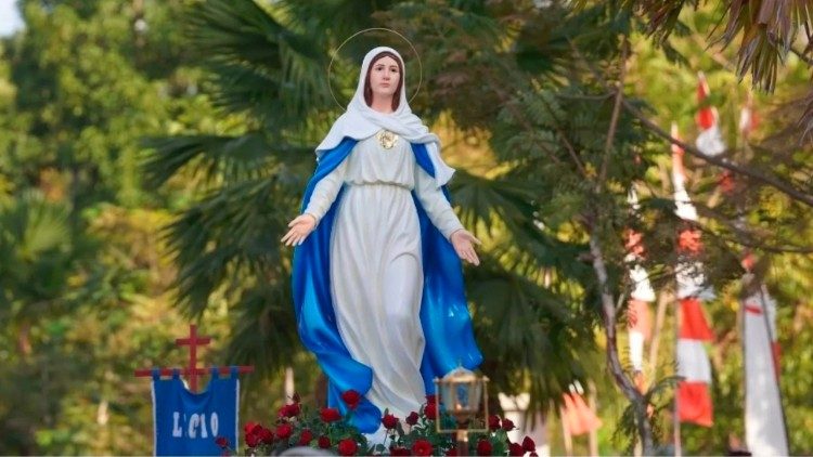 indonesie:-camino-de-flores-biedt-heilige-reis-van-hoop-en-vernieuwing