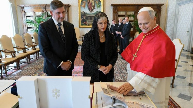 paus-leo-xiv-ontvangt-de-president-van-de-republiek-slovenie