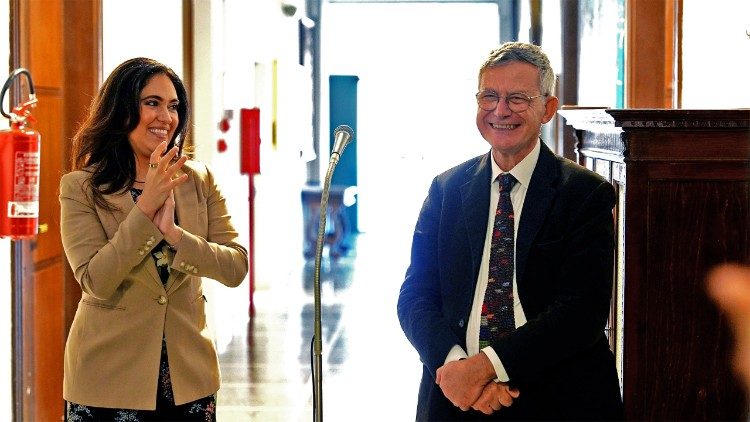 dicasterie-voor-communicatie-neemt-afscheid,-drukt-zijn-dank-uit-aan-dr.-ruffini